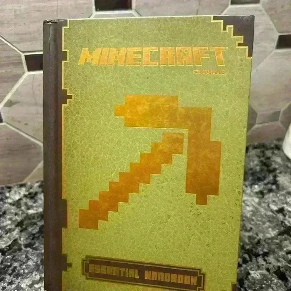 Lot of 2 Minecraft Books - Essential Handbook & Redstone Handbook - Picture 9 of 15